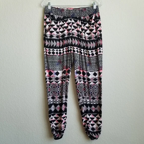 Bundle/H&M sleeveless top & Mudd pants - Picture 5 of 7